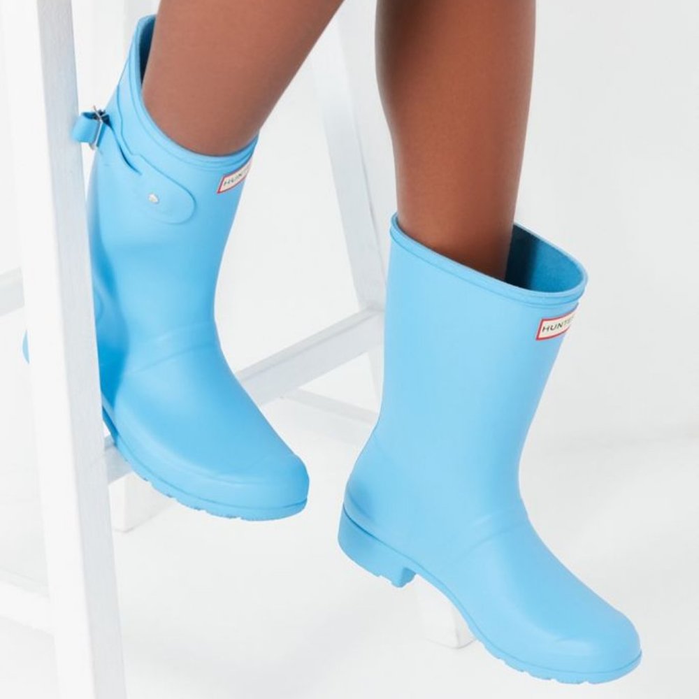 HUNTER Sky Blue Original Short Rain Boots Size 6